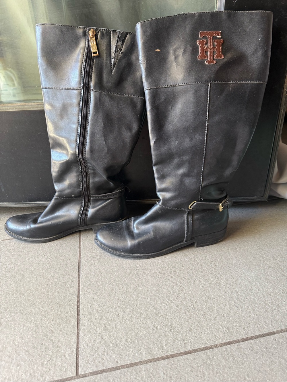 Tommy Hilfiger Black Knee-High Riding Boots Size 7M Gold TH Logo Emblem